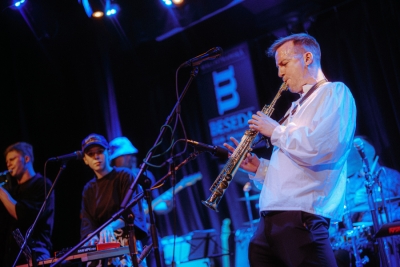 William Valerián & Nadnárodní Divadlo